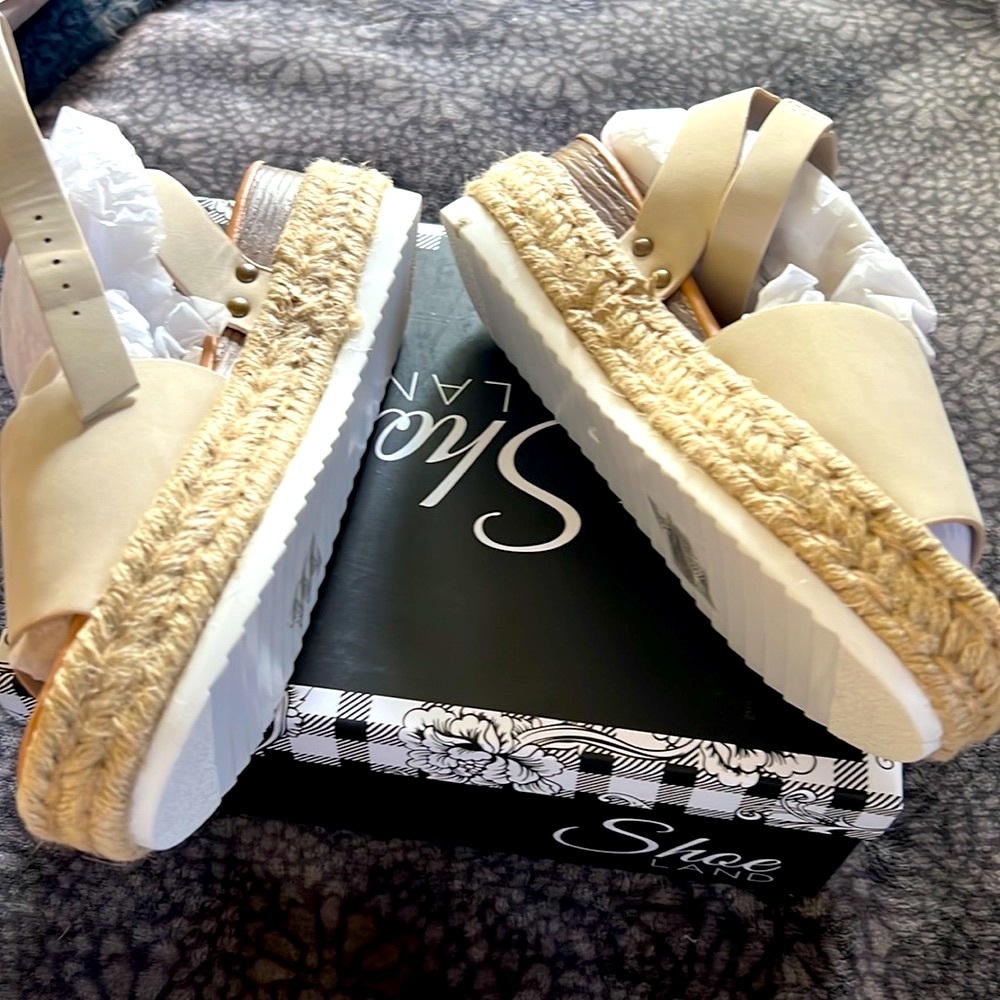 New Sandals 🎉 - Picture 2 of 4